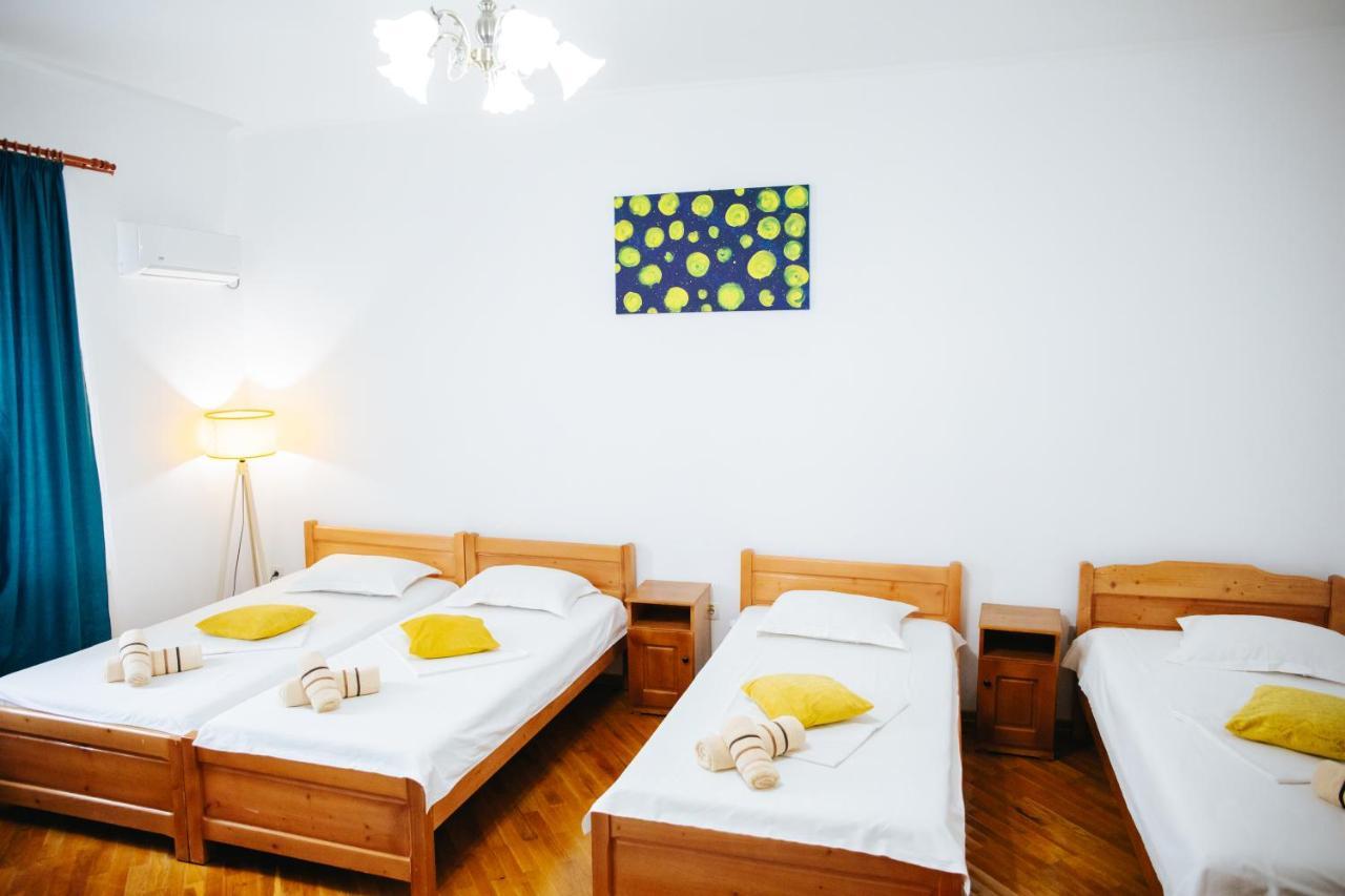 Pensiunea Casa Cristal Târgu Jiu Esterno foto